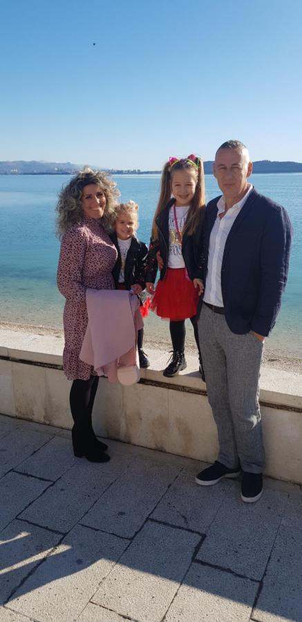 Luxurious Three Bedrooms Apartment With Two Terraces Kastela Bagian luar foto