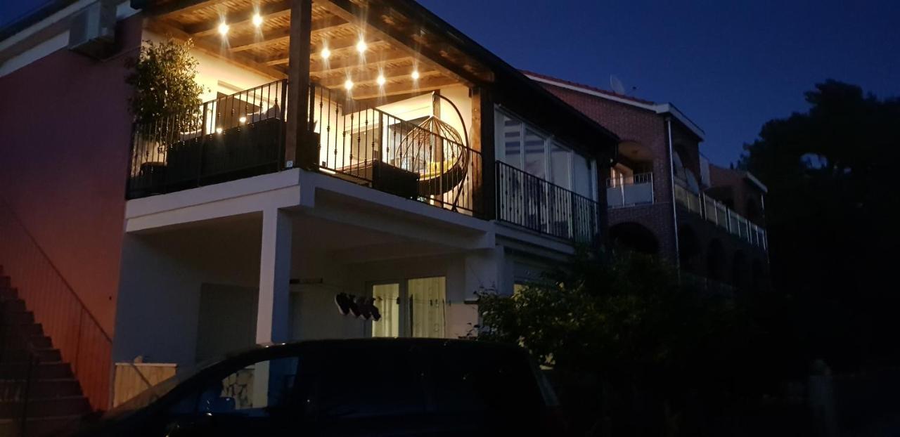 Luxurious Three Bedrooms Apartment With Two Terraces Kastela Bagian luar foto