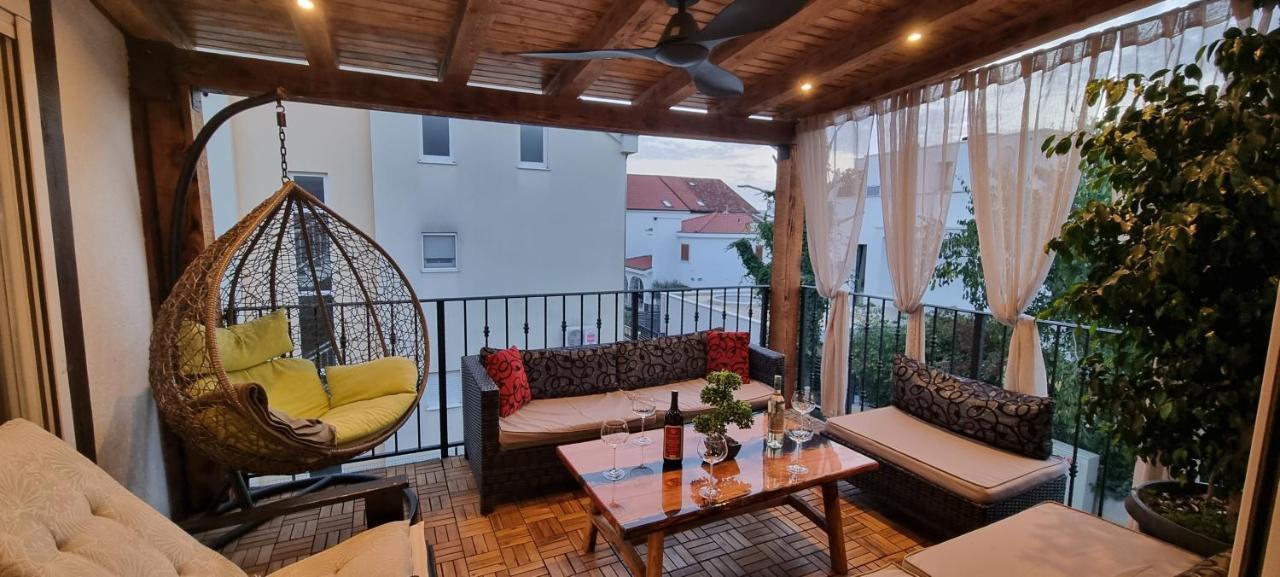 Luxurious Three Bedrooms Apartment With Two Terraces Kastela Bagian luar foto