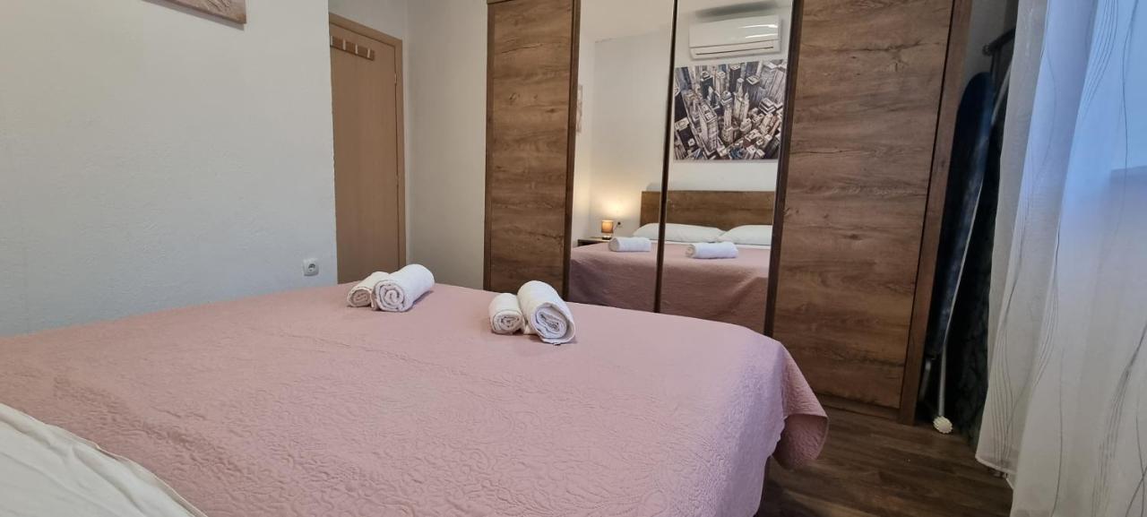 Luxurious Three Bedrooms Apartment With Two Terraces Kastela Bagian luar foto